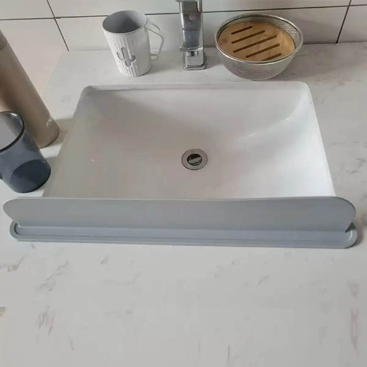 Silicone Sink Baffle Kitchen Splash Guard Household Non Slip Water Barrier for Washing Dishes and Vegetables Adhesive Partition