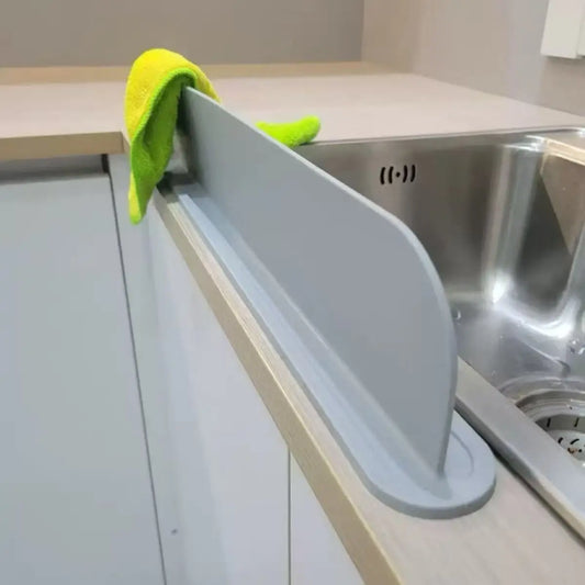 Silicone Sink Baffle Kitchen Splash Guard Household Non Slip Water Barrier for Washing Dishes and Vegetables Adhesive Partition